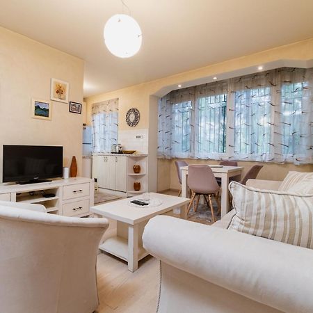 Elegant 1-Bedroom Apartment Пловдив Екстериор снимка