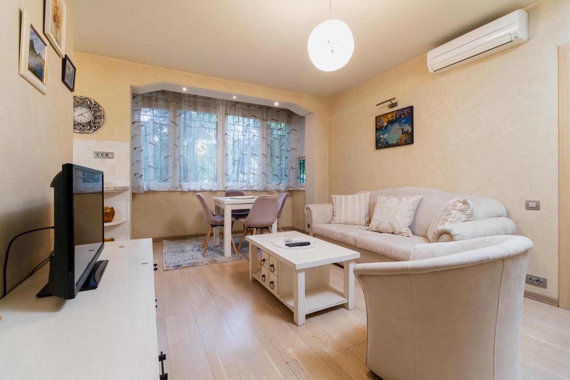 Elegant 1-Bedroom Apartment Пловдив Екстериор снимка